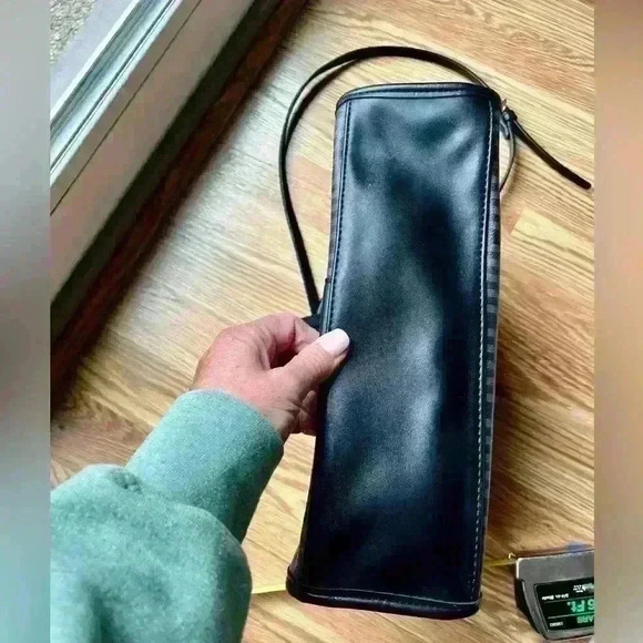 TAHARI - BLACK PURSE WITH HANDLES AND CROSSBODY STRAP - Picture 4 of 16